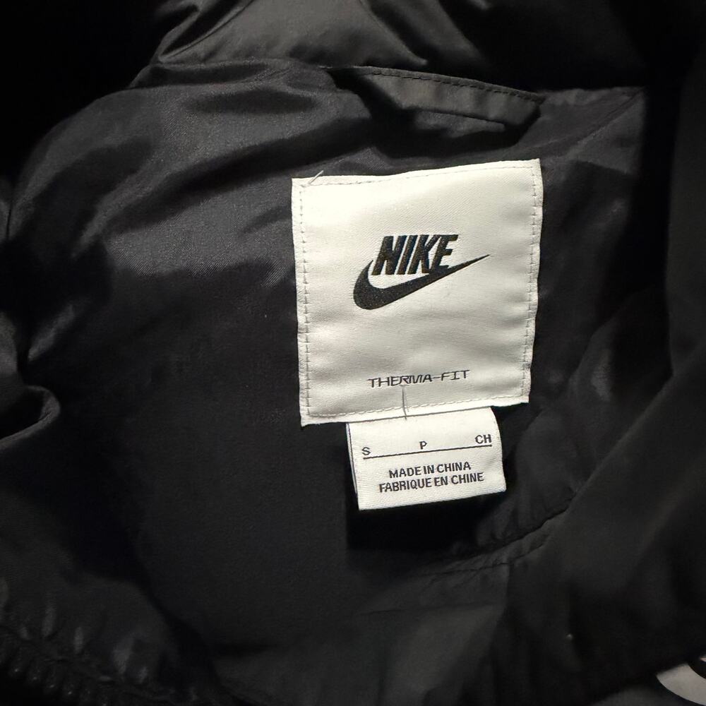 Nike Women's Black Duck Down Windrunner Puffer Vest Sz S Outdoor Hiking Full Zip - Picture 3 of 4